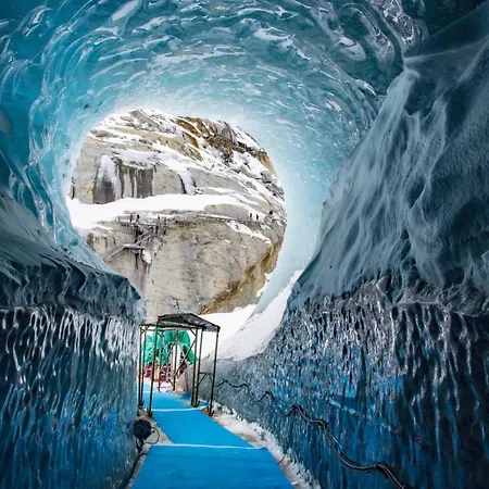 Chalet Yolo - Chalet Retreat In Central Chamonix Steam Room Exterior photo
